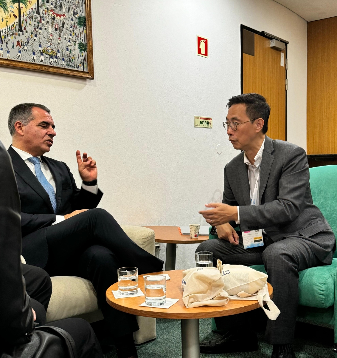 The Secretary for Culture, Sports and Tourism, Mr Kevin Yeung (right), met with the Secretary of State for Sport of the Government of Portugal, Mr Pedro Dias (left), on the morning of October 30 (Cascais time) to exchange views on the work and vision of the promotion of sports development in Hong Kong and Portugal. (Image obtained at info.gov.hk) The Secretary for Culture, Sports and Tourism, Mr Kevin Yeung (right), met with the Secretary of State for Sport of the Government of Portugal, Mr Pedro Dias (left), on the morning of October 30 (Cascais time) to exchange views on the work and vision of the promotion of sports development in Hong Kong and Portugal. (Image obtained at info.gov.hk)